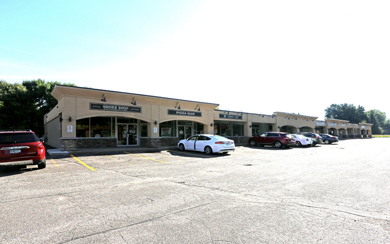 Thunder Bay Plaza — 1-49 Little Canada Rd E, Little Canada, MN 55114